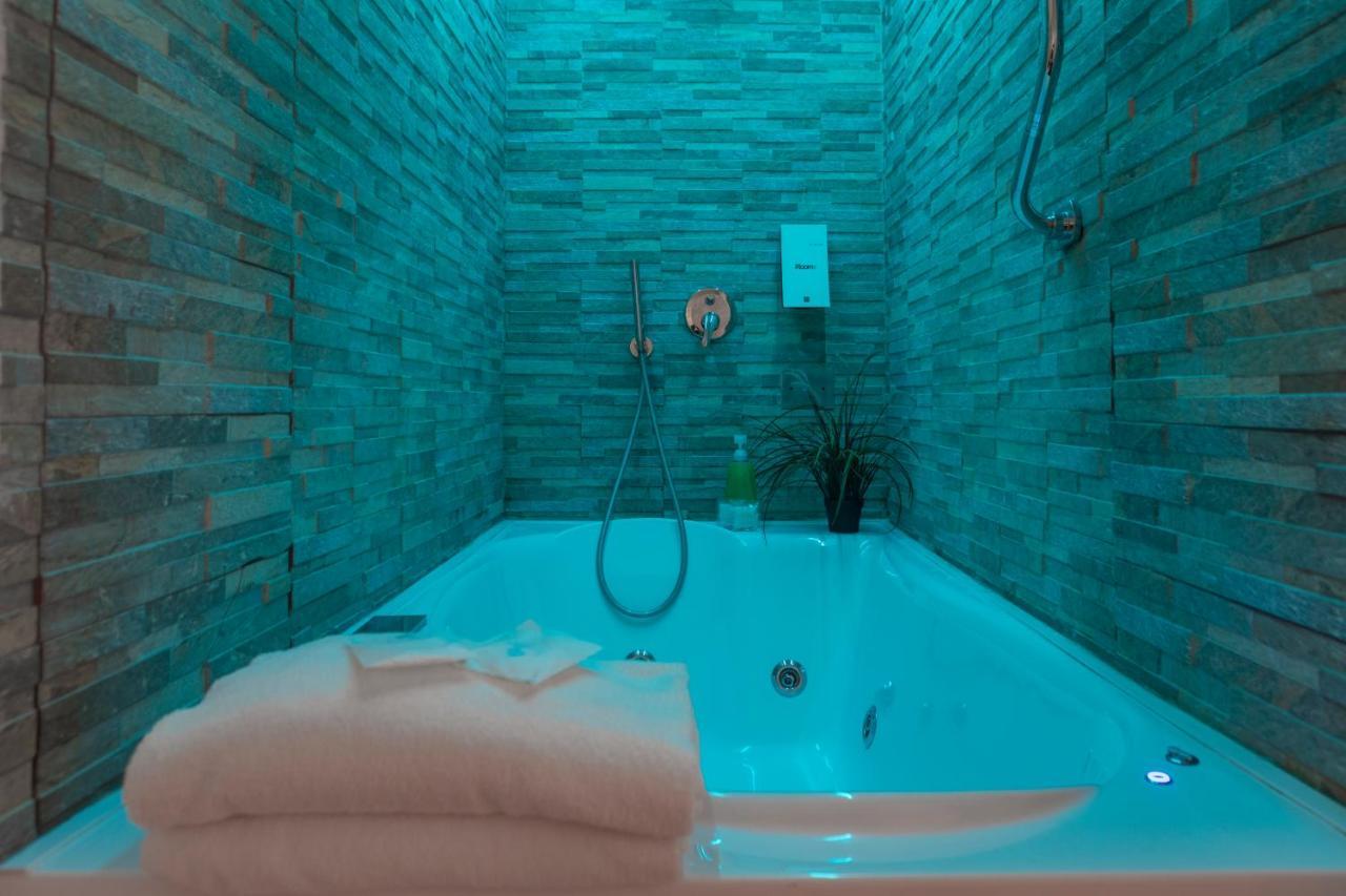 Irooms Jacuzzi Pensión 2*
