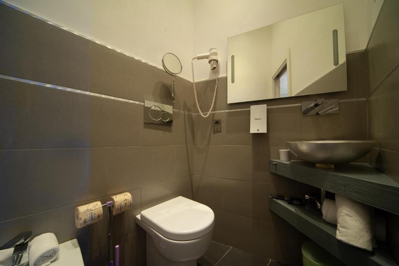 Irooms Jacuzzi Pensión